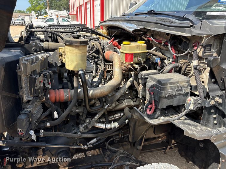 image for item EU5780 2019 Chevrolet GM515 bucket truck