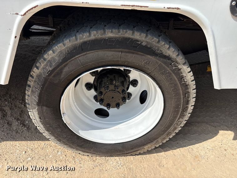 image for item EU5780 2019 Chevrolet GM515 bucket truck