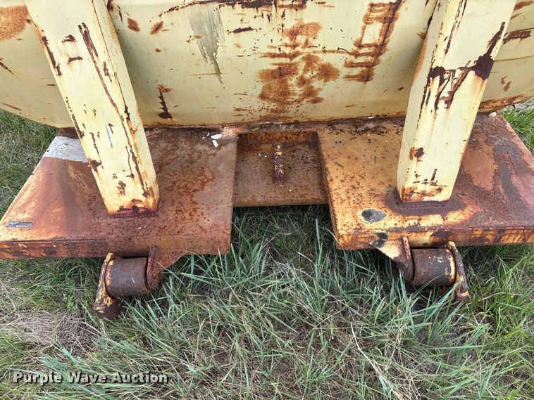 image for item EU5814 Roll-off dumpster