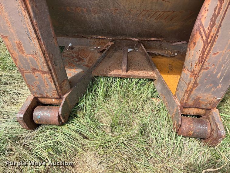 image for item EU5819 Wastequip May Fab  roll-off dumpster