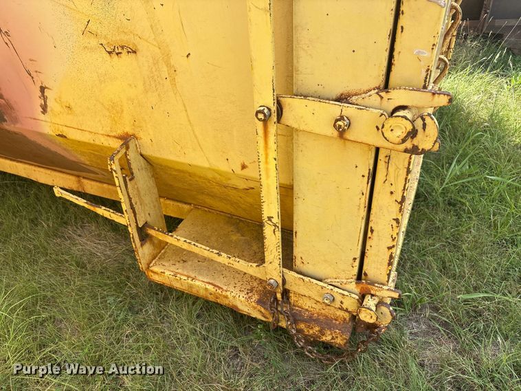 image for item EU5820 Roll offs  roll-off dumpster