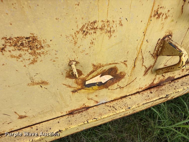 image for item EU5820 Roll offs  roll-off dumpster