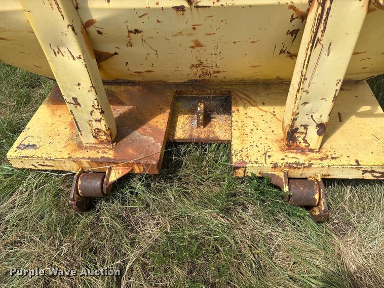 image for item EU5820 Roll offs  roll-off dumpster
