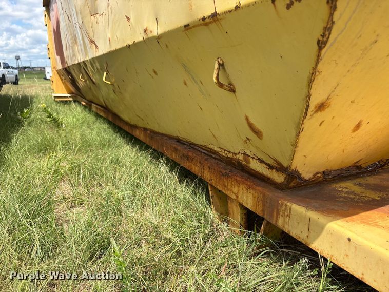 image for item EU5820 Roll offs  roll-off dumpster