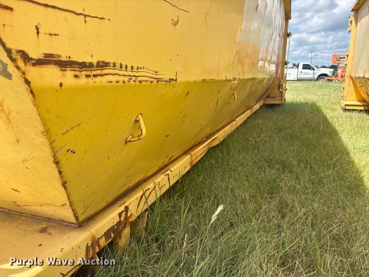image for item EU5820 Roll offs  roll-off dumpster