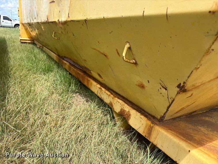 image for item EU5821 Roll offs roll-off dumpster