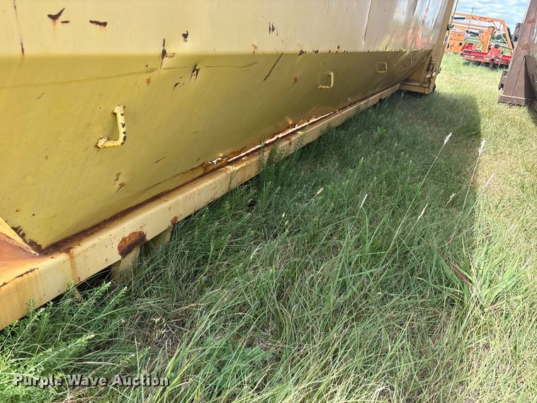 image for item EU5821 Roll offs roll-off dumpster