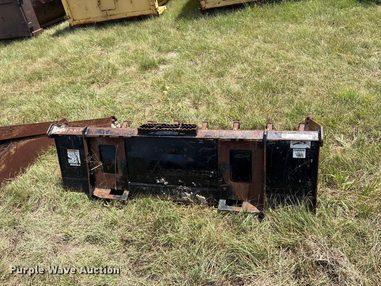 image for item EU5827 Land pride skid steer bucket