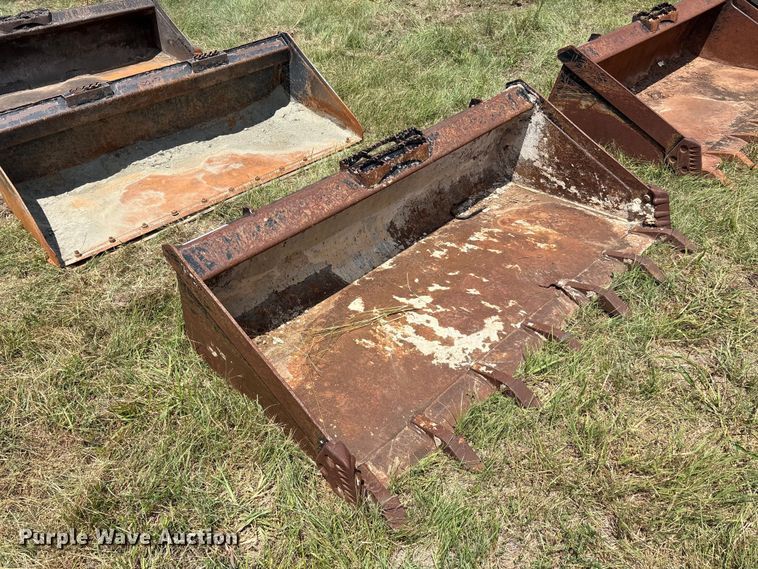 image for item EU5827 Land pride skid steer bucket