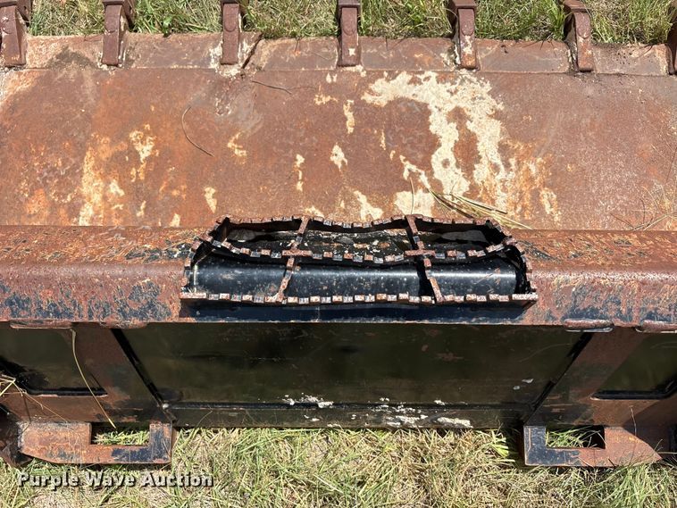 image for item EU5827 Land pride skid steer bucket