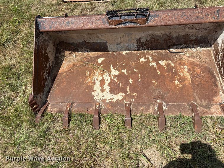 image for item EU5827 Land pride skid steer bucket