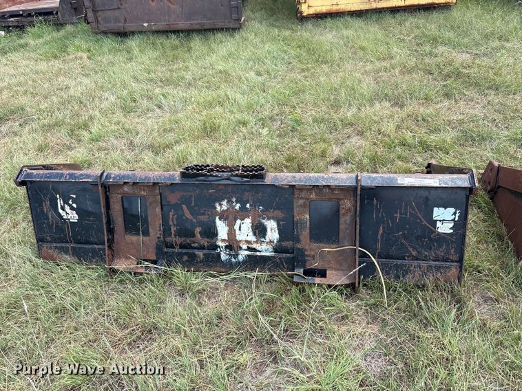 image for item EU5829 Kubota skid steer bucket
