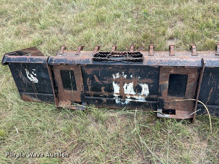image for item EU5829 Kubota skid steer bucket