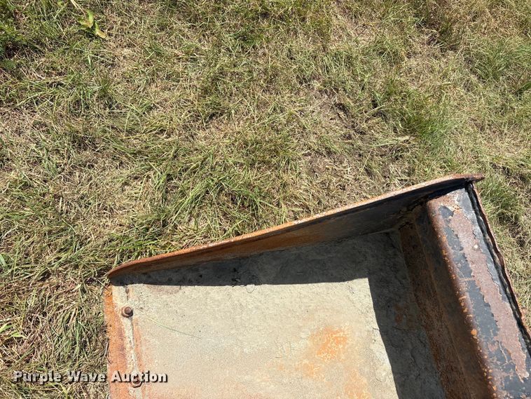 image for item EU5830 skid steer bucket