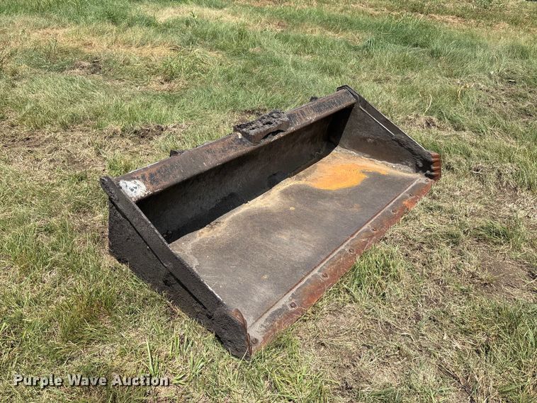 image for item EU5831 skid steer bucket