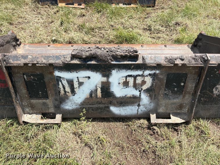 image for item EU5831 skid steer bucket