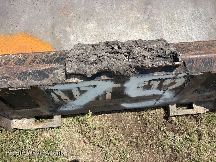 image for item EU5831 skid steer bucket