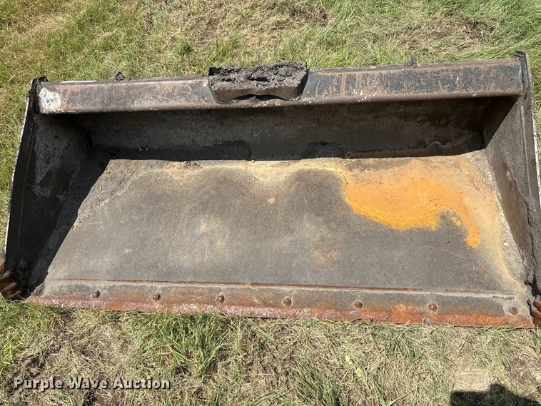 image for item EU5831 skid steer bucket