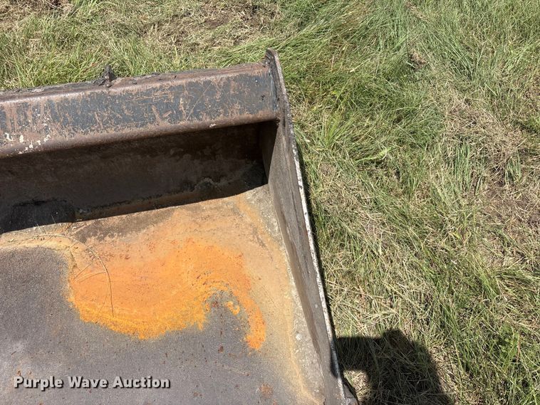 image for item EU5831 skid steer bucket