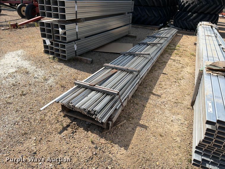 (100) pieces of aluminum t metal