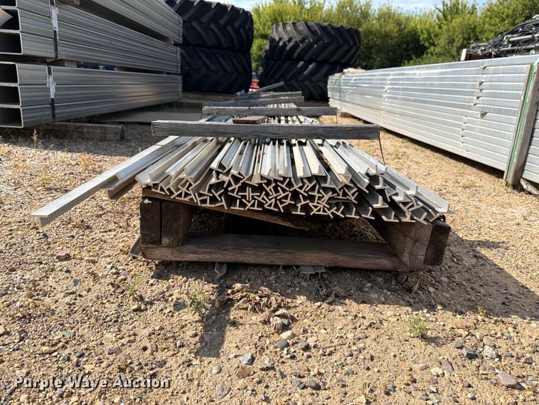 image for item EU5836 (100) pieces of aluminum t metal