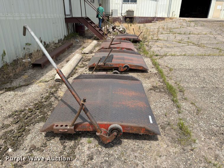 image for item EU5874 Woodfard mfg portable loading dock ramps