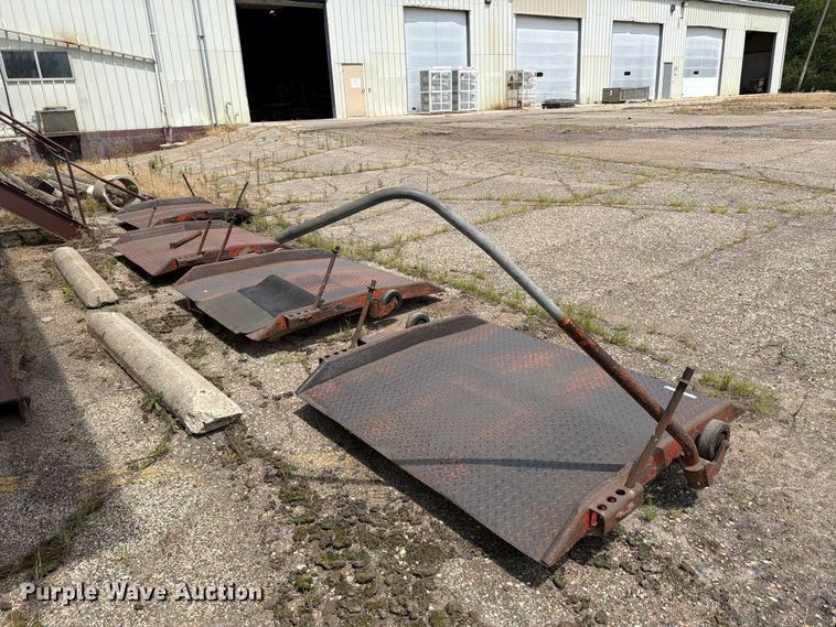 image for item EU5874 Woodfard mfg portable loading dock ramps