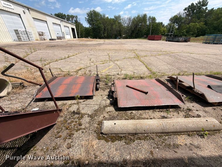 image for item EU5874 Woodfard mfg portable loading dock ramps