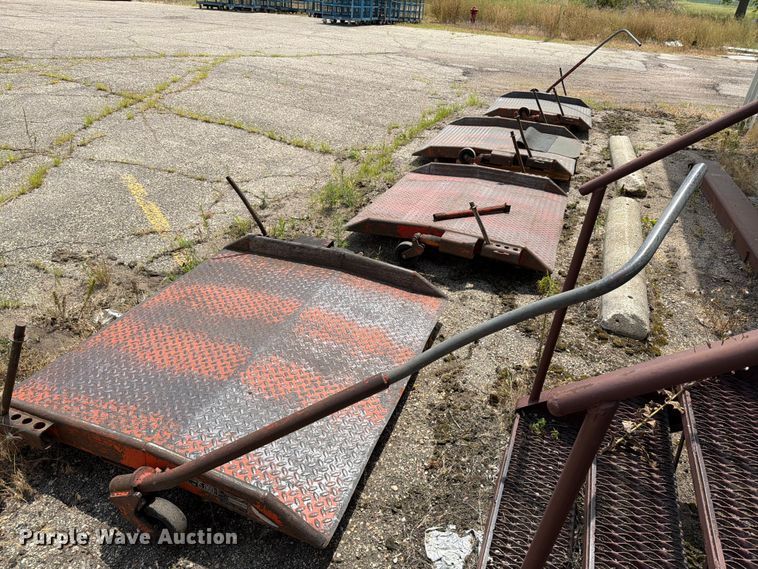image for item EU5874 Woodfard mfg portable loading dock ramps