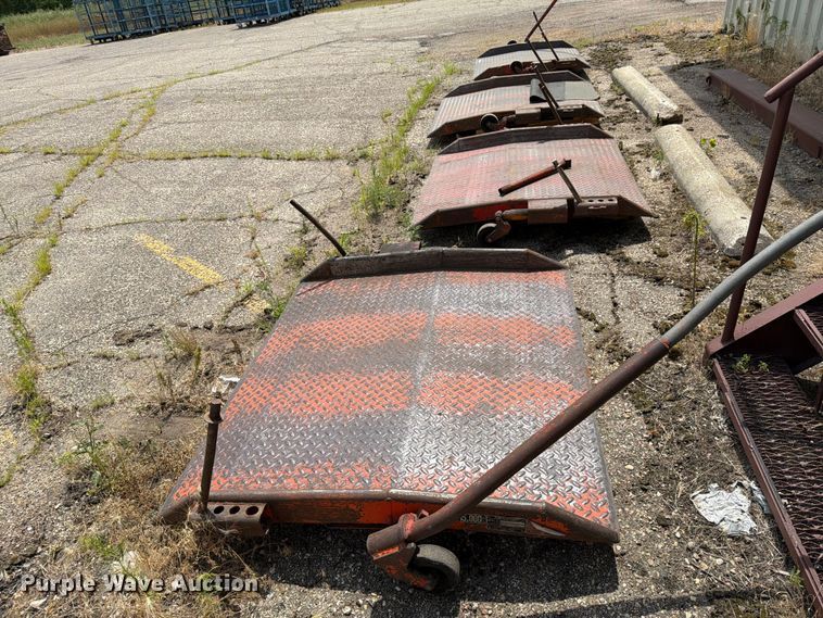 image for item EU5874 Woodfard mfg portable loading dock ramps