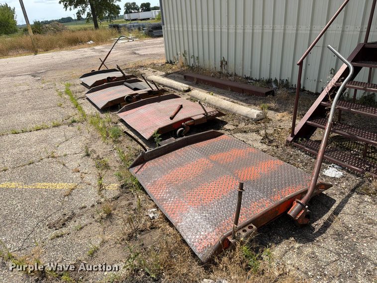 image for item EU5874 Woodfard mfg portable loading dock ramps