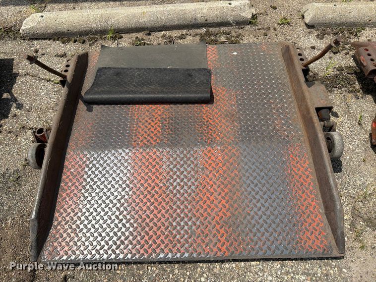 image for item EU5874 Woodfard mfg portable loading dock ramps