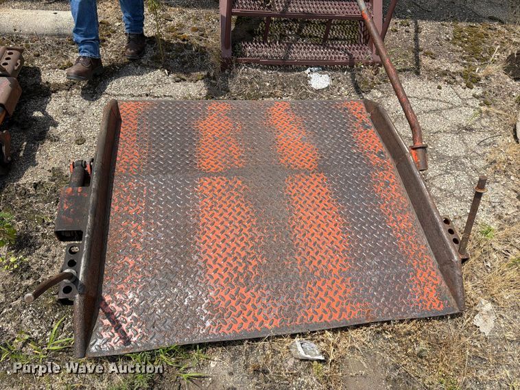 image for item EU5874 Woodfard mfg portable loading dock ramps