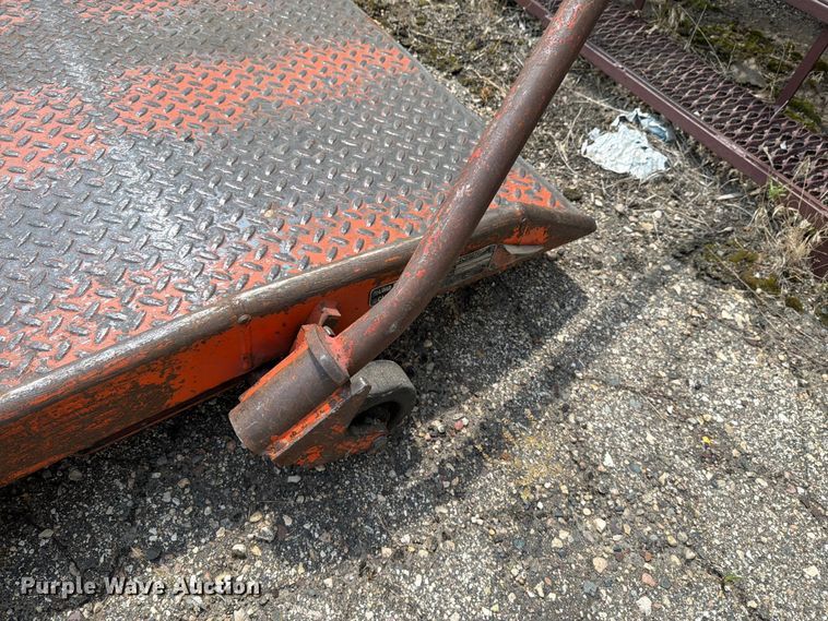 image for item EU5874 Woodfard mfg portable loading dock ramps