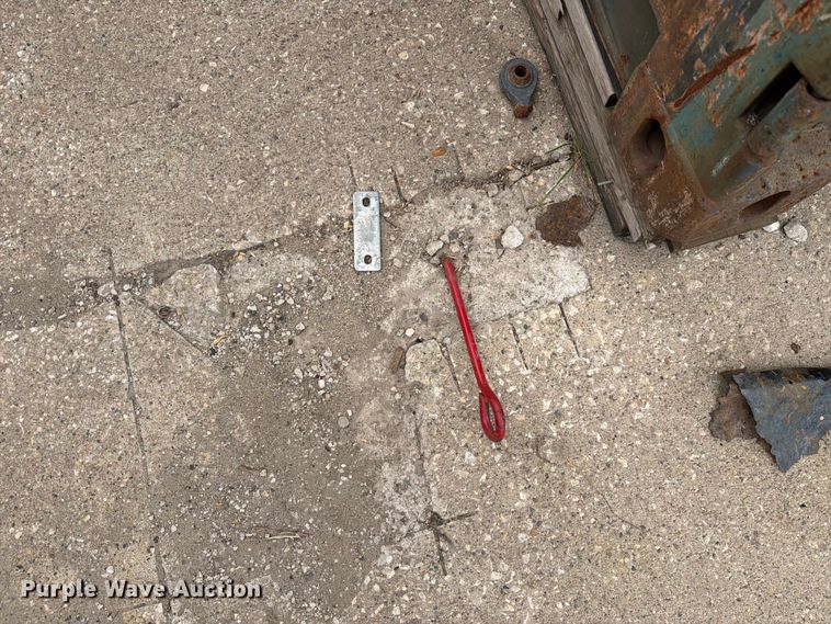 image for item EU5879 Hoop building