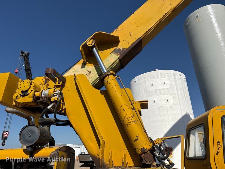 image for item EW4019 Pettibone 30 Multikrane crane