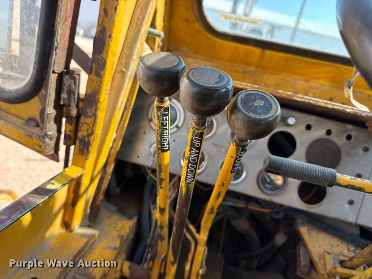 image for item EW4019 Pettibone 30 Multikrane crane