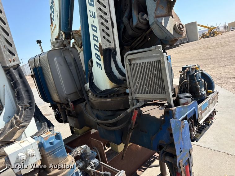 image for item EW4023 2008 Gormagh 38000-E6 truck mounted crane
