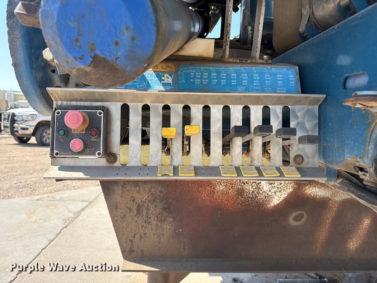 image for item EW4023 2008 Gormagh 38000-E6 truck mounted crane
