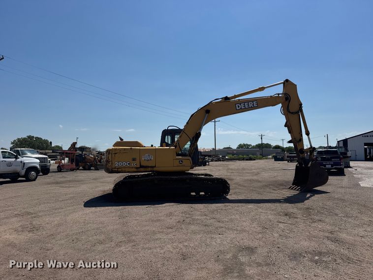 image for item EW4964 2004 John Deere 200C LC excavator