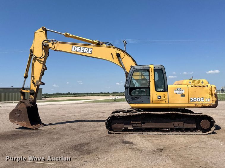 image for item EW4964 2004 John Deere 200C LC excavator