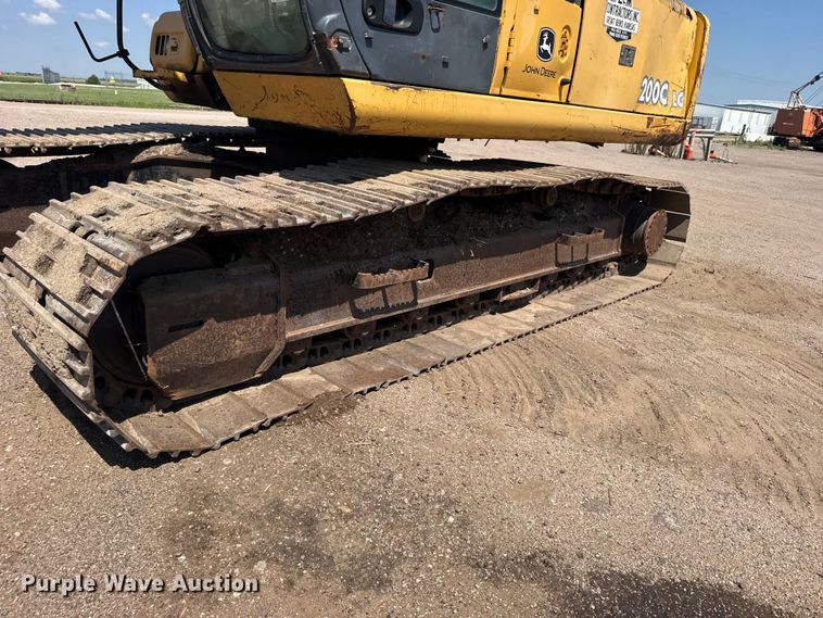 image for item EW4964 2004 John Deere 200C LC excavator