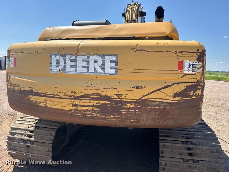 image for item EW4964 2004 John Deere 200C LC excavator