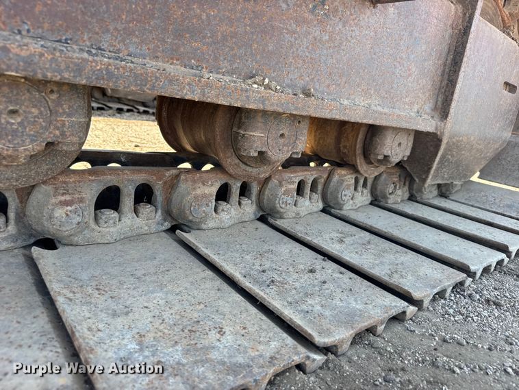image for item EW4964 2004 John Deere 200C LC excavator