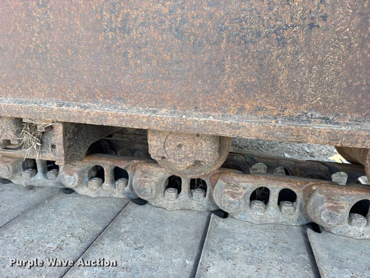 image for item EW4964 2004 John Deere 200C LC excavator