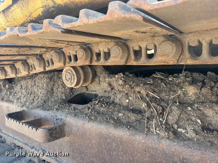 image for item EW4964 2004 John Deere 200C LC excavator