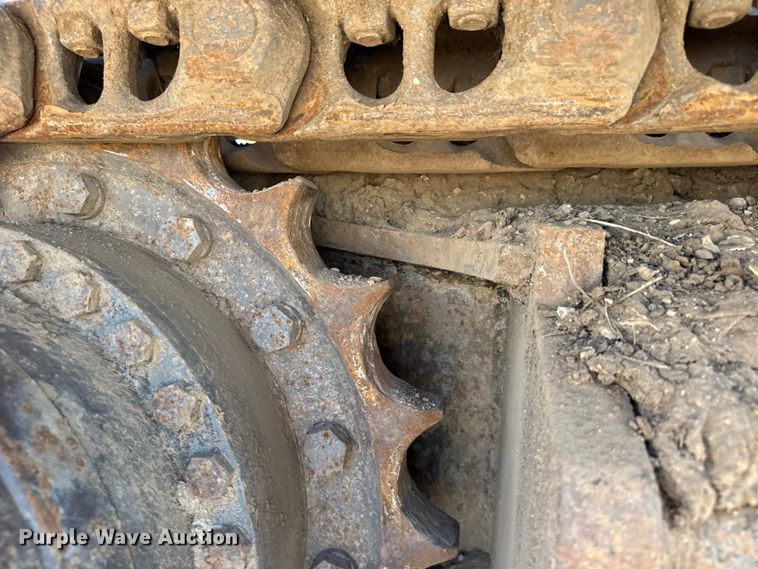 image for item EW4964 2004 John Deere 200C LC excavator