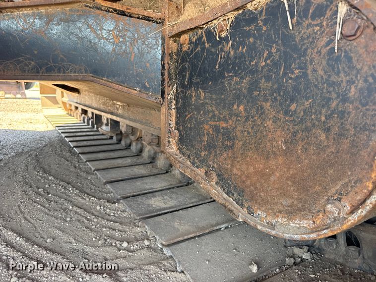image for item EW4964 2004 John Deere 200C LC excavator