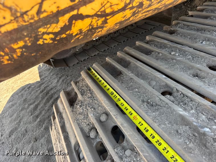 image for item EW4964 2004 John Deere 200C LC excavator