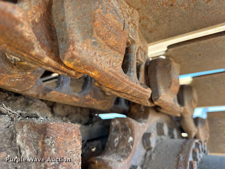 image for item EW4964 2004 John Deere 200C LC excavator